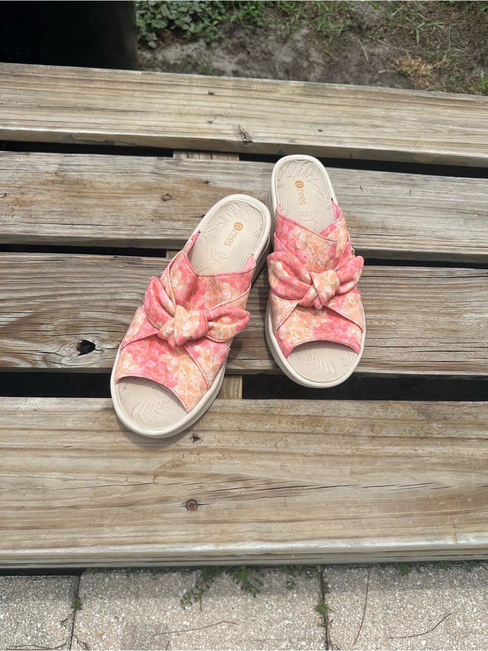 Bzees Coral Pink Floral Knot Slide Sandals